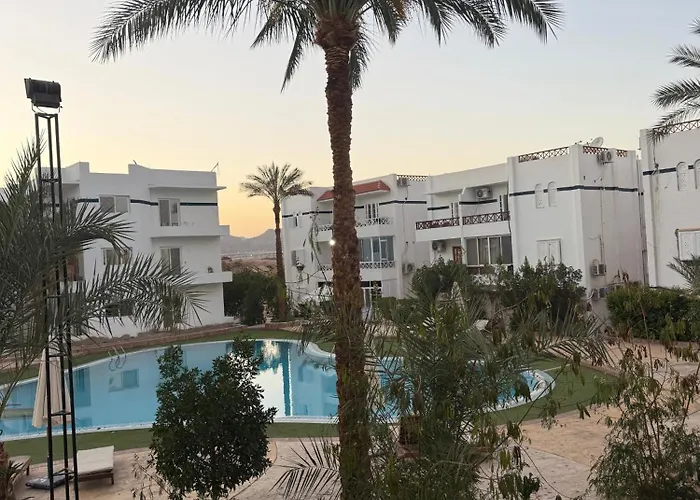 Modern Flat Pool View Great Location In Rivera שארם א-שייח