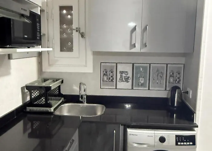 Modern Flat Pool View Great Location In Rivera דירה