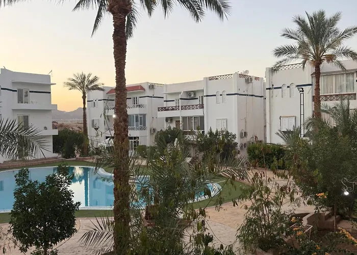 Modern Flat Pool View Great Location In Rivera שארם א-שייח